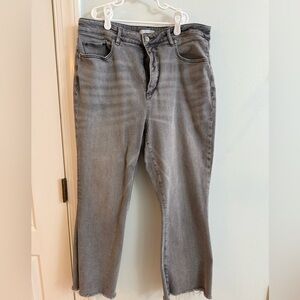 LOFT Women’s Curvy Kick Crop Jeans